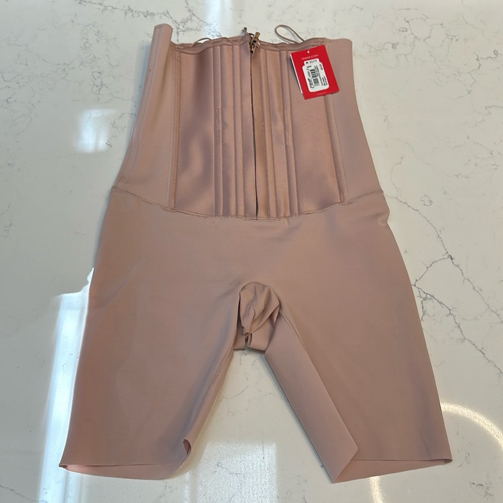 SPANX‎ Women's Under Sculpture Corseted High-Waisted Short - cameo blush colour